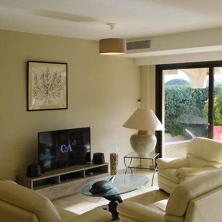 Air-Conditioned 4-Room "Marine Villeneuve" Flat With Pool And Parking Exteriér fotografie